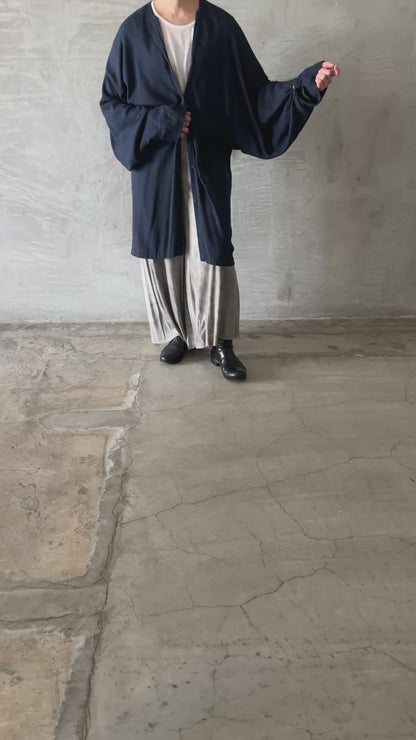 wo. "v"neck oversized shirt