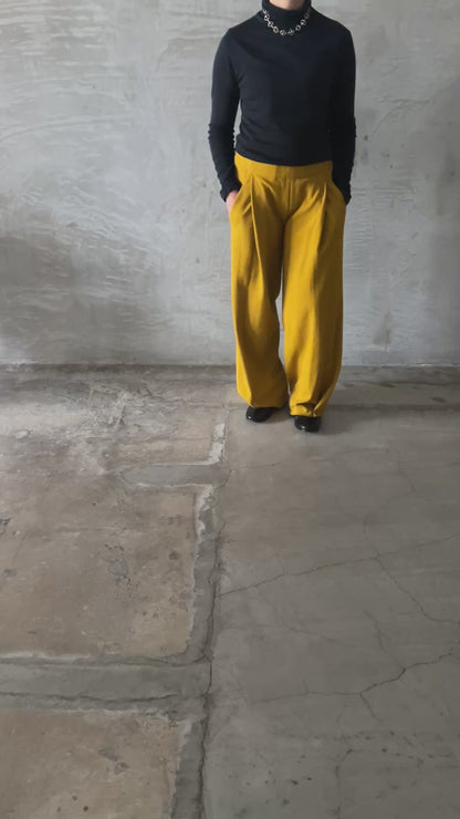 Elastic Waist 7/8-Length Pants